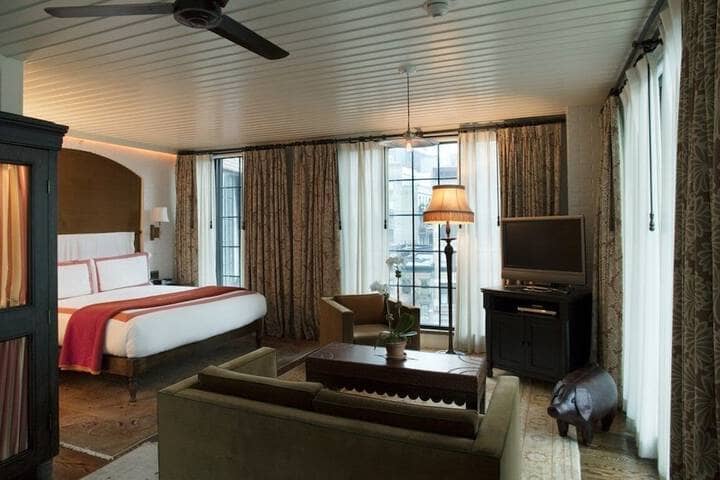 Room 17 of 50